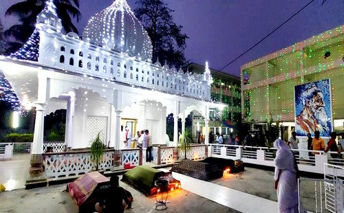 কুষ্টিয়ায়  বাউল সম্রাট লালন শাহের দোল উৎসব