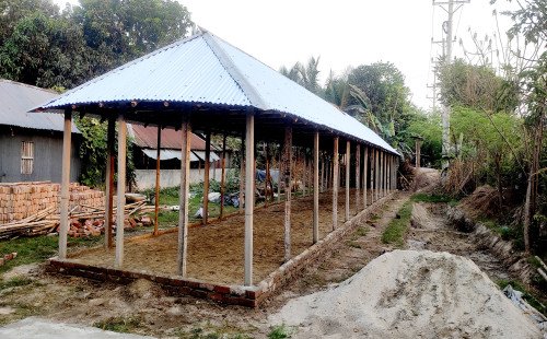 কুষ্টিয়ায় সরকারি খাস জমি দখল করে অবাদে  টিনশেড অবকাঠামো তৈরি