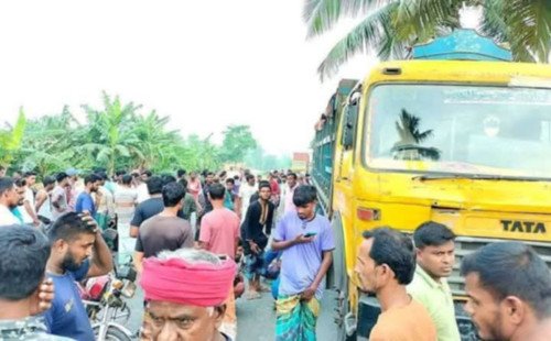 কুষ্টিয়ায় ট্রাকের ধাক্কায় বৃদ্ধা নিহত, স্বামী হাসপাতালে
