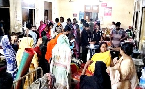 কুষ্টিয়ায় স্ত্রী ও দুই সন্তানকে ছুরিকাঘাত করে আত্মহত্যার চেষ্টা, হাসপাতালে স্ত্রীর মৃত্যু