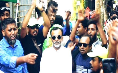 খোকসায় তরুণদের শ্লোগানে পথসভা ও লিফলেট বিতরণ