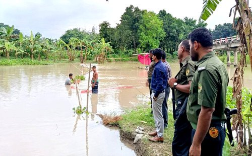 উপজেলা নির্বাহী অফিসারের সরাসরি হস্তক্ষেপে পেশী শক্তি থেকে মুক্ত হল খোকসা হাওর নদীর বাঁধ