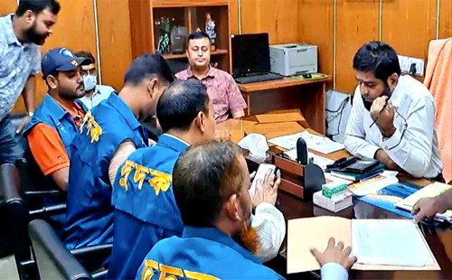 কুষ্টিয়ায় সিভিল সার্জন অফিস ও হাসপাতালে দুদকের অভিযান