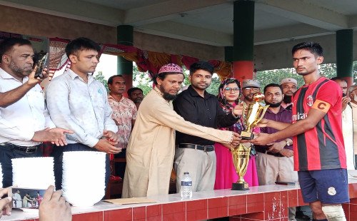 খোকসায় আন্ত স্কুল ফুটবল টুর্নামেন্টের ফাইনাল ও পুরস্কার বিতরণ