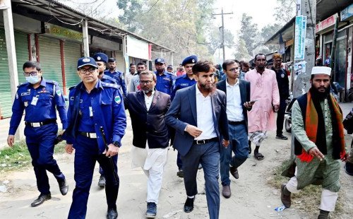 কুষ্টিয়ার চর সাদীপুরে ভোটকেন্দ্র পরিদর্শন ও আইন-শৃঙ্খলা নিয়ে মতবিনিময়