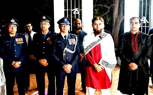 কুষ্টিয়ায় মহান শহীদ দিবস ও আন্তর্জাতিক মাতৃভাষা দিবসে ভাষা শহীদদের প্রতি জেলা প্রশাসন ও পুলিশ সুপারের বিনম্র শ্রদ্ধা