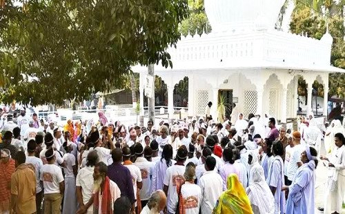 কুষ্টিয়া কুমারখালীর ছেঁউড়িয়ায় দোল পূর্ণিমায় সীমিত পরিসরে লালন স্মরণোৎসব