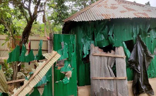 কুষ্টিয়ায় আধিপত্য বিস্তারকে কেন্দ্র করে সংঘর্ষ: আহত অন্তত ৩০ জন, এলাকায় থমথমে পরিস্থিতি