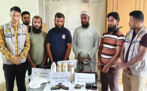 অস্ত্র-ড্রোনসহ নিষিদ্ধ উগ্রবাদী সংগঠনের চার সদস্য গ্রেপ্তার: রাজধানীতে নাশকতার বড় পরিকল্পনা ভেস্তে দিল ডিবি