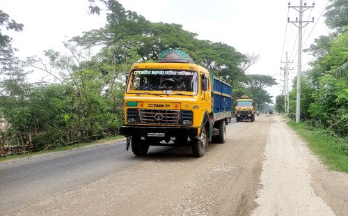 কুষ্টিয়া-খুলনা মহাসড়কে উন্নয়নের জোয়ার  জনভোগান্তি কমাতে দৃশ্যমান অগ্রগতি