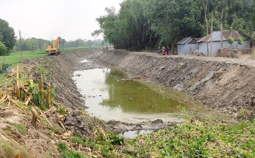 কুষ্টিয়ার মিরপুরে খাল পুনঃখননে কর্মসংস্থান ও স্বস্তির সুবাতাস