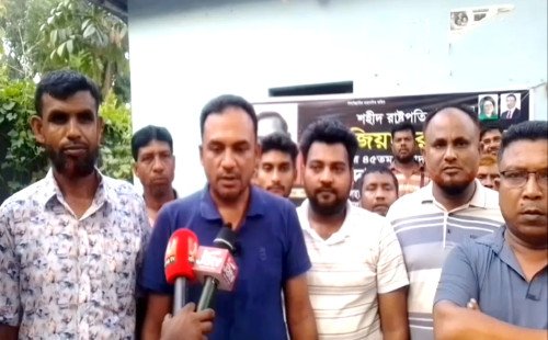 দৌলতপুরে মিথ্যা ও ভিত্তিহীন সংবাদের প্রতিবাদে সংবাদ সম্মেলন