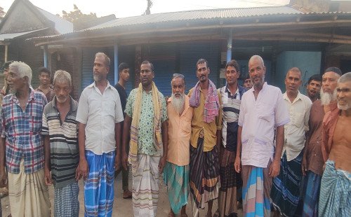 দৌলতপুরের ছাতারপাড়ায় হামলা, অর্থ লুট ও প্রাণনাশের চেষ্টার অভিযোগে মামলা