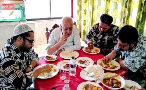 কুষ্টিয়া পৌর নির্বাচন সামনে রেখে কাজল মাজমাদারের সৌজন্য সাক্ষাৎ ঘিরে রাজনীতিতে নতুন সমীকরণের ইঙ্গিত