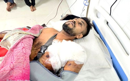 ভেড়ামারায় পদ্মার বুকে ‘সাবমেরিনে’ গুলিবর্ষণ, মনি পার্কের মালিকসহ তিনজন গুলিবিদ্ধ
