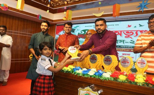 তুলির আঁচড়ে জুলাইয়ের স্মৃতি, সাফল্যে উজ্জ্বল শিশু শিল্পী ইউশা