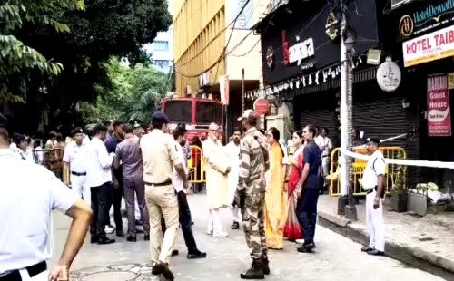 কলকাতার হোটেলে আগুনে শিশুসহ প্রাণ গেল কুষ্টিয়ার সাংবাদিক দম্পতির