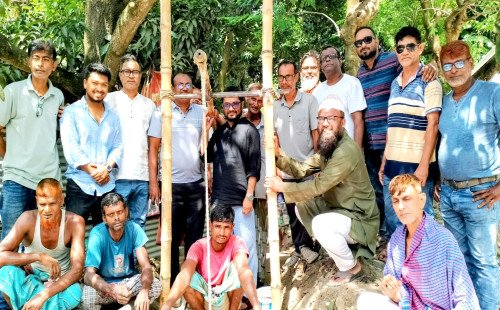 কুষ্টিয়া পৌরসভার ফুলতলা মোড়ে সুপেয় পানির ব্যবস্থা, চাপকল উদ্বোধন করলেন কাজল মাজমাদার