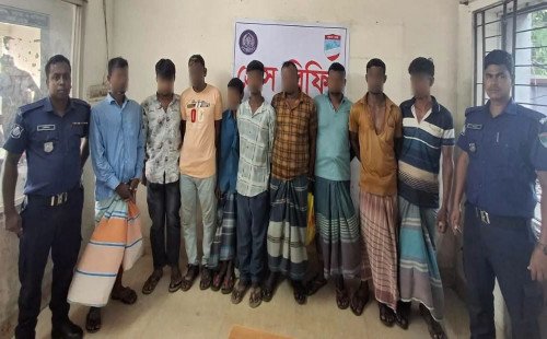 কুষ্টিয়ায় চার থানায় পুলিশের অভিযানে গ্রেপ্তার ১৫